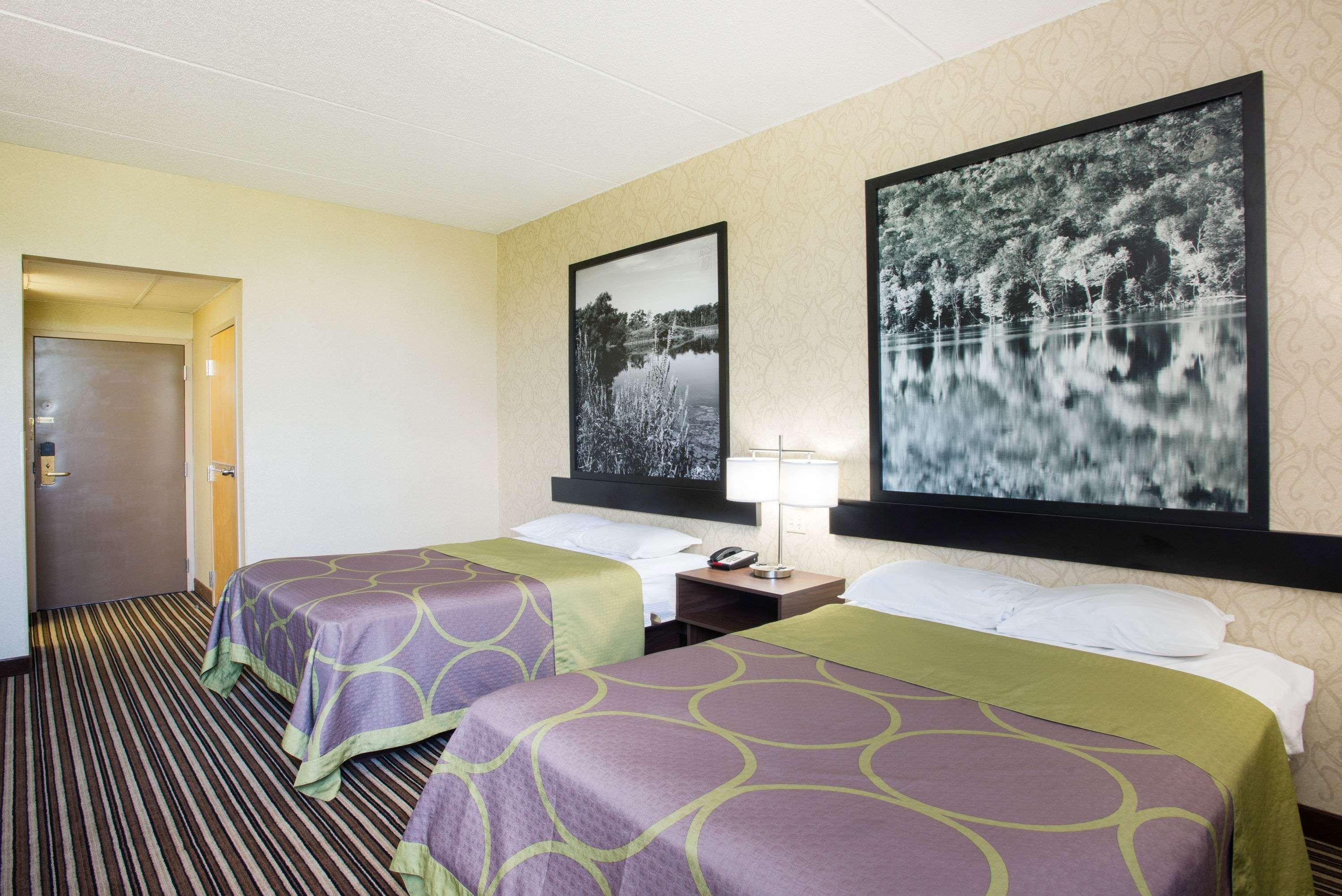 ซูเปอร์ 8 บาย วินด์แฮม แพลตต์สเบิร์ก Hotel แพลตส์เบิร์ก ภายนอก รูปภาพ