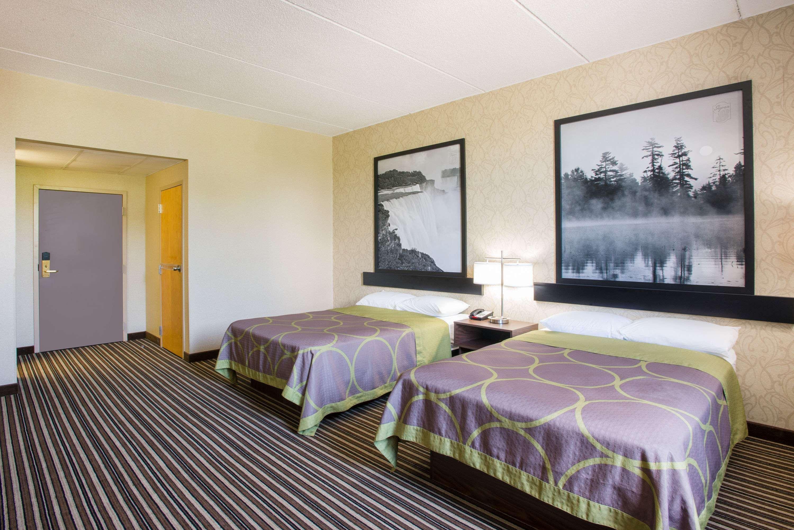 ซูเปอร์ 8 บาย วินด์แฮม แพลตต์สเบิร์ก Hotel แพลตส์เบิร์ก ภายนอก รูปภาพ