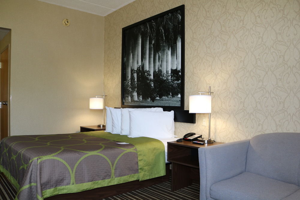 ซูเปอร์ 8 บาย วินด์แฮม แพลตต์สเบิร์ก Hotel แพลตส์เบิร์ก ภายนอก รูปภาพ