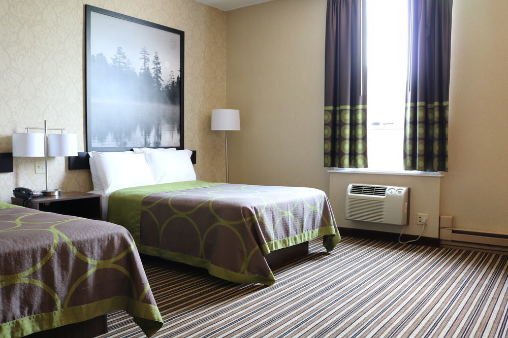 ซูเปอร์ 8 บาย วินด์แฮม แพลตต์สเบิร์ก Hotel แพลตส์เบิร์ก ภายนอก รูปภาพ