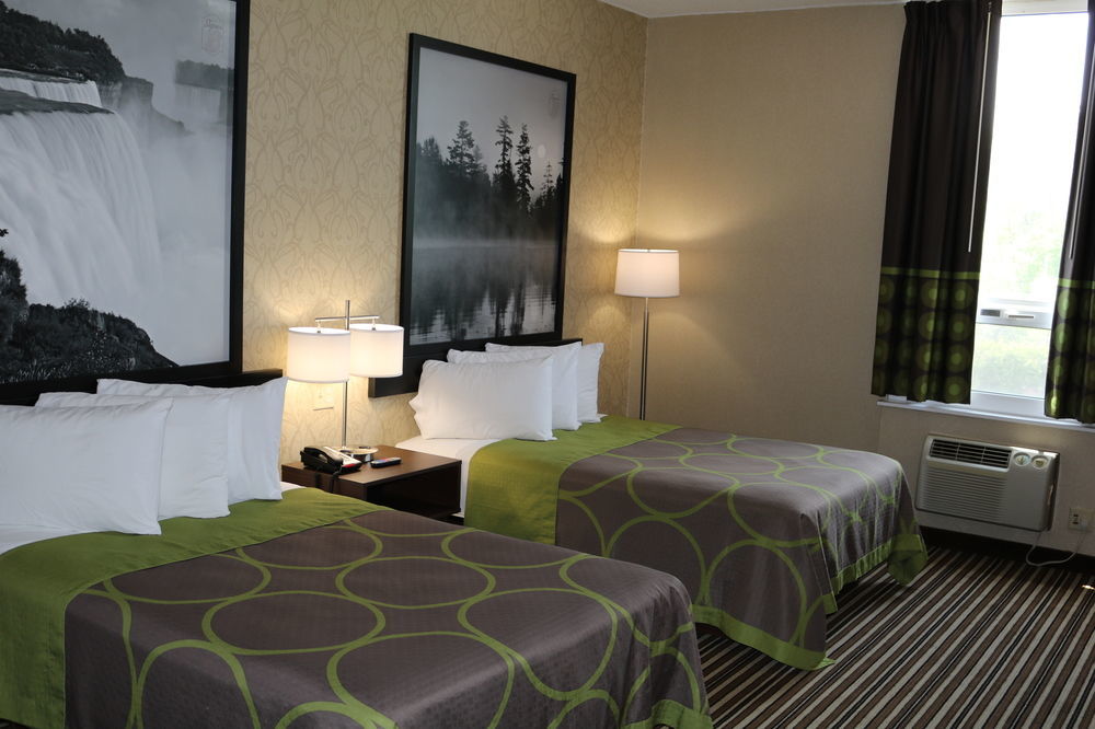 ซูเปอร์ 8 บาย วินด์แฮม แพลตต์สเบิร์ก Hotel แพลตส์เบิร์ก ภายนอก รูปภาพ